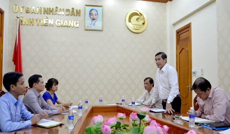 Chủ tịch UBND tỉnh Lê Văn Hưởng tiếp xúc lãnh đạo Công ty CP Khánh Long.