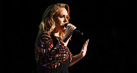 Adele trình diễn ca khúc Hello