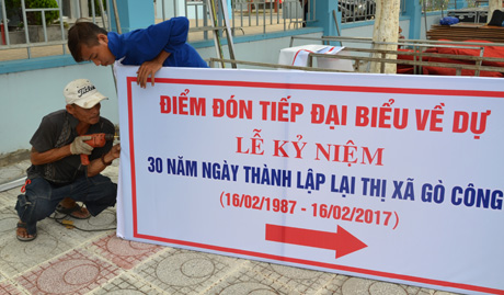 Chuẩn bị bảng hướng dẫn cho đại biểu.