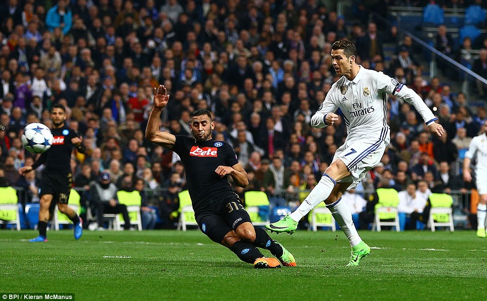 Ronanldo ghi dấu trong chiến thắng 3-1 của Real.