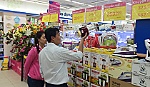 Thị trường quà 8-3 - đa dạng nhưng kém sôi động