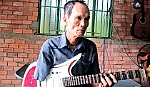 Gặp người nghệ sỹ biệt tài đờn một tay