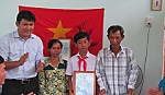 Trao tặng nhà cho học sinh nghèo