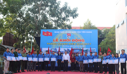 Tỉnh Đoàn khởi động Tháng Thanh niên năm 2017 với chủ đề “Tuổi trẻ tham gia xây dựng nông thôn mới và văn minh đô thị”.
