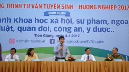 Tiến sĩ Sái Công Hồng, Phó Vụ trưởng Cục khảo thí và kiểm định chất lượng giáo dục Bộ GD-ĐT triển khai một số thông tin kỳ thi tốt nghiệp 2017 đến các em