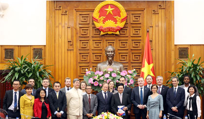 Phó Thủ tướng Phạm Bình Minh tiếp Hiệp hội doanh nghiệp châu Âu (EuroCham) do ông Michael Bahren, Chủ tịch EuroCham làm trưởng đoàn. Ảnh: VGP/Hải Minh