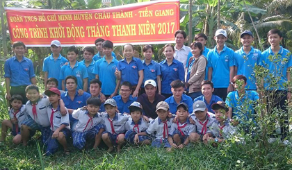  Đoàn viên tập hợp buổi ra quân