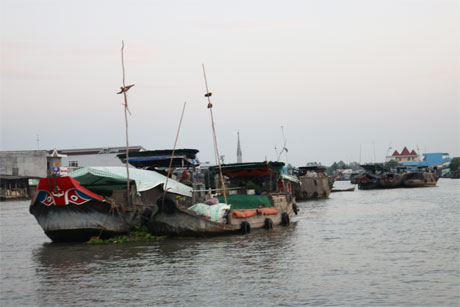 Một góc Chợ nổi Cái Bè.