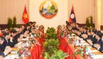 Thủ tướng Nguyễn Xuân Phúc hội đàm với Thủ tướng Lào