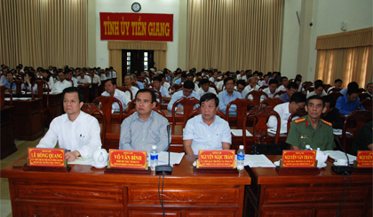 Học tập, quán triệt Nghị quyết Trung ương 4 khóa XII tại điểm cầu tỉnh Tiền Giang do Trung ương tổ chức. Ảnh: Hạnh Nga