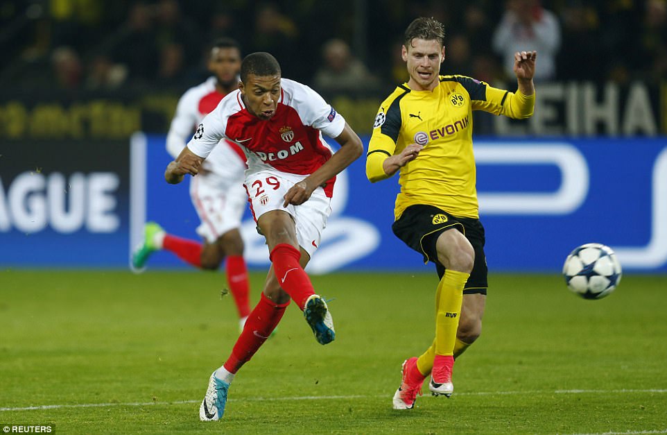 Mbappe liên tục tỏa sáng tại đấu trường danh giá nhất thế giới. Ảnh: Reuters/Dailymail