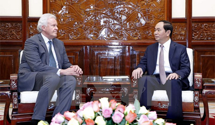Chủ tịch nước Trần Đại Quang tiếp Chủ tịch Tập đoàn General Electric của Hoa Kỳ, ông Jeffrey Immelt. Ảnh: Nhan Sáng/TTXVN