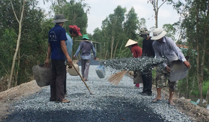 uyến đường Bắc Tràm Mù, ấp Hòa Xuân, xã Thạnh Hòa đang trong giai đoạn hoàn thành.