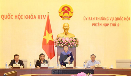 Chủ tịch Quốc hội Nguyễn Thị Kim Ngân chủ trì và phát biểu bế mạc Phiên họp thứ 9 của Ủy ban Thường vụ Quốc hội khóa XIV. Ảnh: Trọng Đức/TTXVN