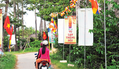 Tuyến đường “ánh sáng an ninh” của xã.