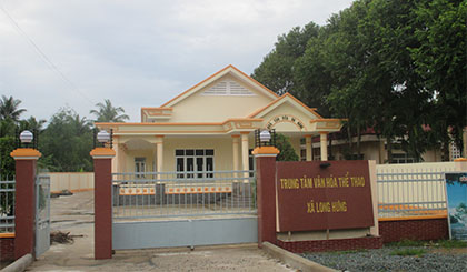 TTVH-TT xã Long Hưng, huyện Châu Thành được xây dựng khang trang phục vụ tốt nhu cầu thưởng thức văn hóa văn nghệ nhân dân địa phương 