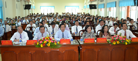 Lãnh đạo tỉnh và Trung ương tham dự buổi lễ.
