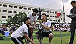 Đua tài bắn tên lửa nước ở Trường THPT Chuyên Tiền Giang