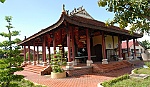 Bí thư Tỉnh ủy và sự xuất hiện lá cờ đỏ sao vàng