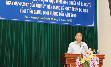 Ông Lê Văn Hưởng, Chủ tịch UBND tỉnh phát biểu tại hội nghị.