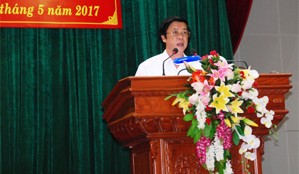 Ông Nguyễn Văn Danh thông báo  nhanh kết quả Hội nghị lần thứ 5 BCH Trung ương Đảng khóa XII.