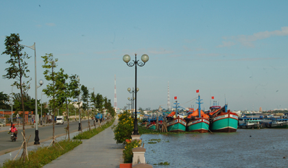 TP. Mỹ Tho bên bờ sông Tiền.