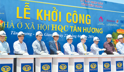 Lễ khởi công Dự án HQC Tân Hương. Ảnh: Khắc Thuyên