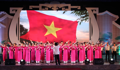 Màn trình diễn đặc sắc của các nghệ sĩ hợp xướng Việt Nam. Ảnh: VGP/Lưu Hương 