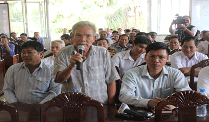 Cử tri phát biểu ý kiến 
