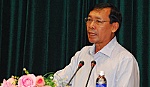 Chất vấn nhiều vấn đề 