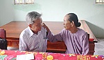 Trưởng Ban Dân vận Tỉnh ủy thăm gia đình chính sách
