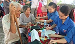 Khám bệnh miễn phí cho hộ nghèo xã Mỹ Thành Bắc