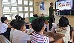 Đẹp thay những chiếc áo xanh tình nguyện