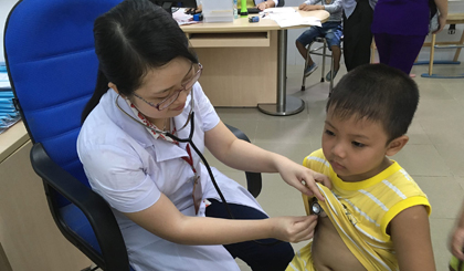 Bệnh nhi đang được điều trị tại Bệnh viện Đa khoa trung tâm tỉnh. 