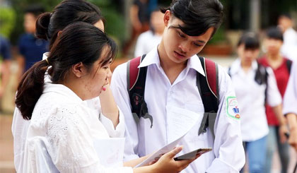 Thí sinh dự thi trung học phổ thông quốc gia 2017. Ảnh: TTXVN