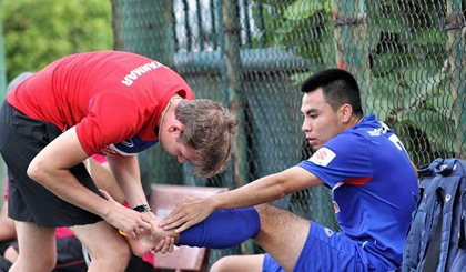 Đức Huy không thể tham dự vòng loại vì chấn thương.
