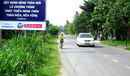 Con đường được nhựa hóa ở xã An Thạnh Thủy.