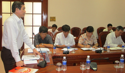 Ông Lê Văn Hưởng chỉ đạo sớm giải quyết chỗ ở cho bà Lâm. 