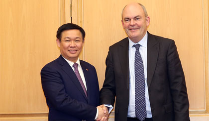 Phó Thủ tướng Vương Đình Huệ và Bộ trưởng Tài chính New Zealand Steven Joyce. Ảnh: VGP/Thành Chung