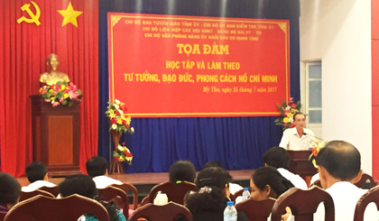 Quang cảnh buổi tọa đàm