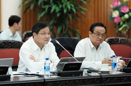 Thành viên Tổ tư vấn phát biểu. Ảnh: VGP/Quang Hiếu