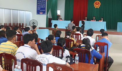 Phiên tòa thu thu hút trên 200 đoàn viên, thanh niên, học sinh đến theo dõi.