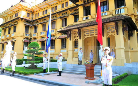  Toàn cảnh lễ Thượng cờ. Ảnh: Nguyễn Khang/TTXVN