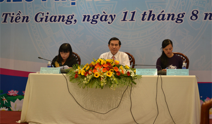 Ông Lê Văn Hưởng phát biểu tại buổi làm việc.
