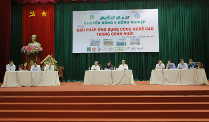 Các diễn giả đã trả lời rất nhiều câu hỏi của nông dân tại Diễn đàn lần này.