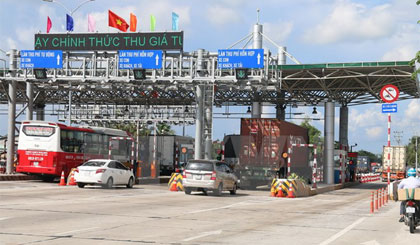 Trạm thu phí Cai Lậy. Ảnh: Minh Trí/TTXVN