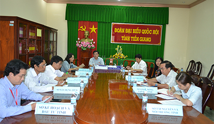 Quang cảnh tại điểm cầu Tiền Giang