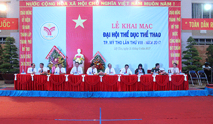 Đoàn Chủ tịch tại Đại hội 