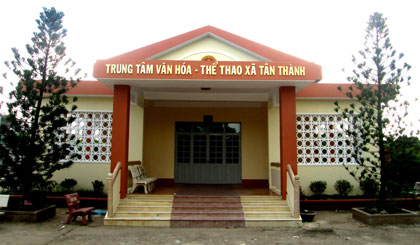 Trung tâm Văn hóa - thể thao xã đã được tu sửa lại.