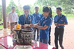 Báo Ấp Bắc về nguồn tại Khu Di tích đình Long Hưng